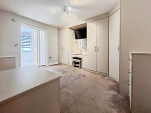 Bedroom- click for photo gallery